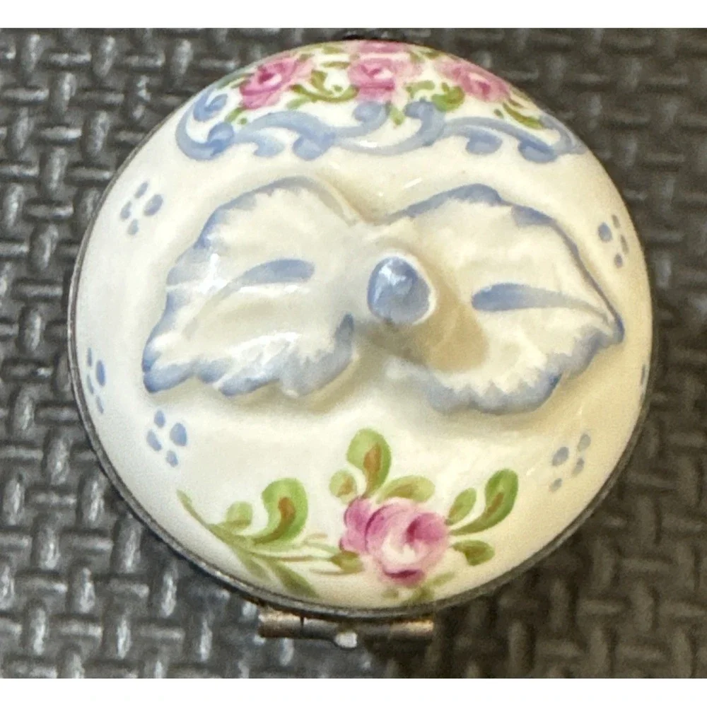 Vintage Limoges France Trinket Box Floral Apple MC Peint Main Signed Flower Clsp